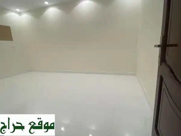 الرياض شقة في حي قرناطه تتكون من فرقة وصالة...
