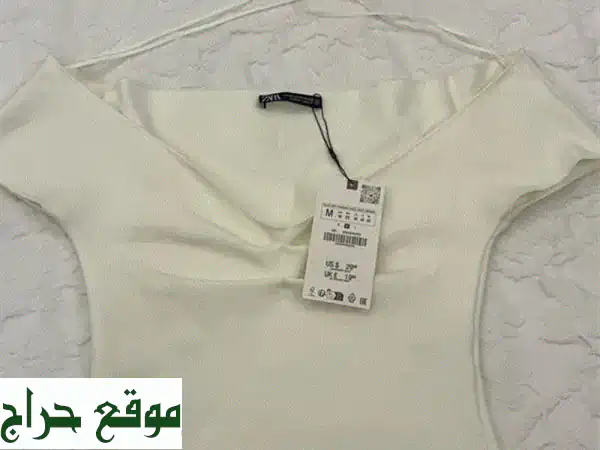 توب زارا أبيض جديد مقاس M | أناقة عصرية جاهزة لإطلالتك!