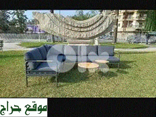 ركنة ألومنيوم فاخرة وطاولات خشب تيك: جدد حديقتك...