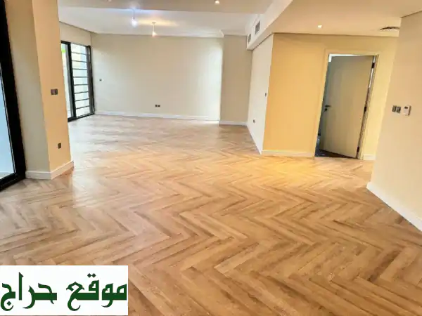 أرضيات SPC: تركيب فوري بجودة لا تُضاهى، حتى وأنت...