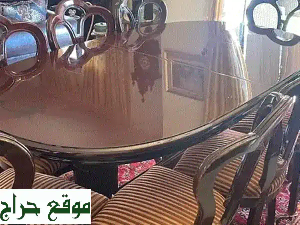 غرفة سفرة إيطالية فاخرة كاملة: طاولة، كراسي، وفيترين | أناقة خالدة لمنزلك (أثاث فخم)