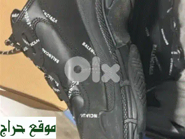 فرصة نادرة: بالنسياغا تريبل إس الأصلية 100% | مقاس...