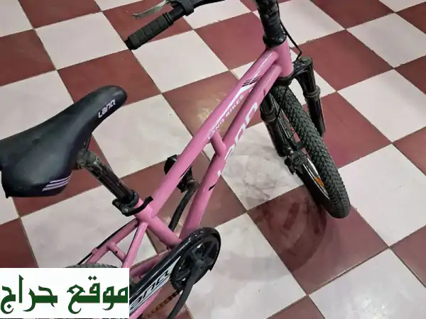 دراجة رياضية حمراء جديدة/شبه جديدة للبيع | انطلق...