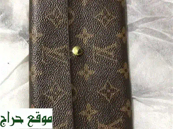 حقيبة لويس فيتون الشفافة الأنيقة: أناقة لا تُقاوم بسعر لا يُصدق!
