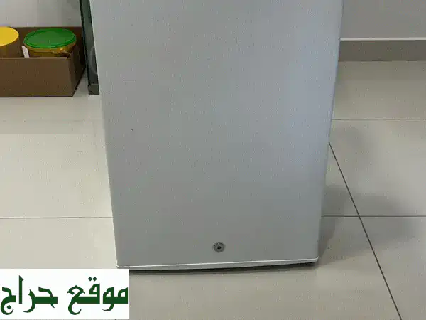 ثلاجة ميني صغيرة مستعملة بحالة ممتازة - فرصة لا تُفوّت!