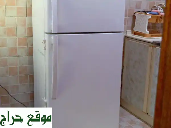 ثلاجة ممتازة للبيع - سعر مغرٍ! (50 قابل للتفاوض)
