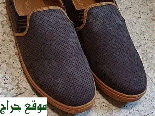 Shoes Size 43 (Delivery in beirut)