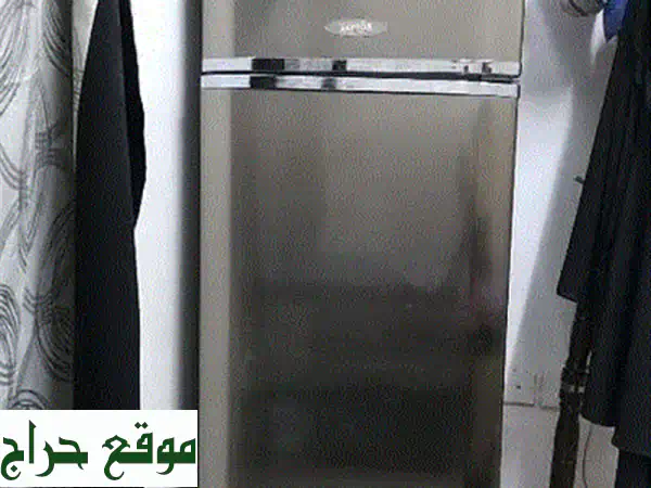 ثلاجة بحالة ممتازة - كالجديدة! (فرصة لا تُفوّت)