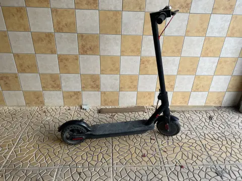سكوتر كهربائي للبيع بـ300 ريال في حي الصحافة، على المشتري التواصل 4