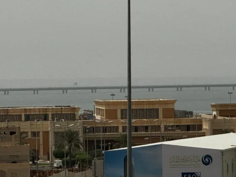 للإيجار مطعم ومقهى رووف باطلالة بحرية رائعة في منطقة الشرق. فرصة 3