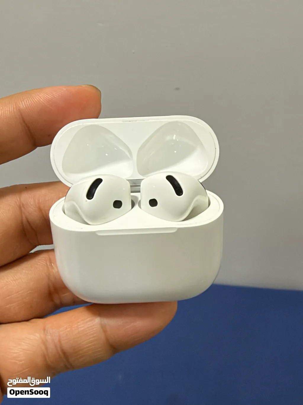 Apple AirPods 4 with Active Noise Cancellation