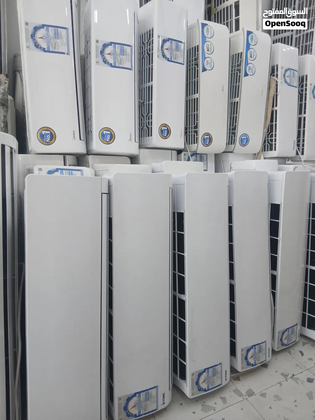 Split windo ac sell .best unit best colling .white fetting .refejarant 410 gas .all ton aveal aveal