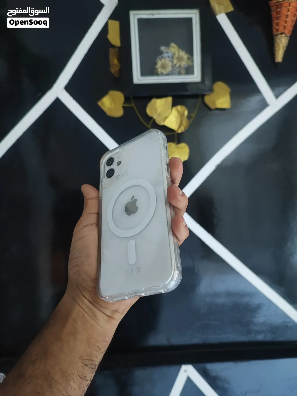 عرطة لعشاق أبل آيفون 11 ذاكرة 128gb يدعم 77 اتصال وبيانات + راس شاحن +واير +2 كڤرات بـ...