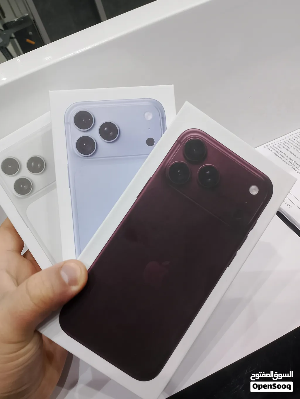 ايفون 18pro max.شبيه الاصلي  امراتي