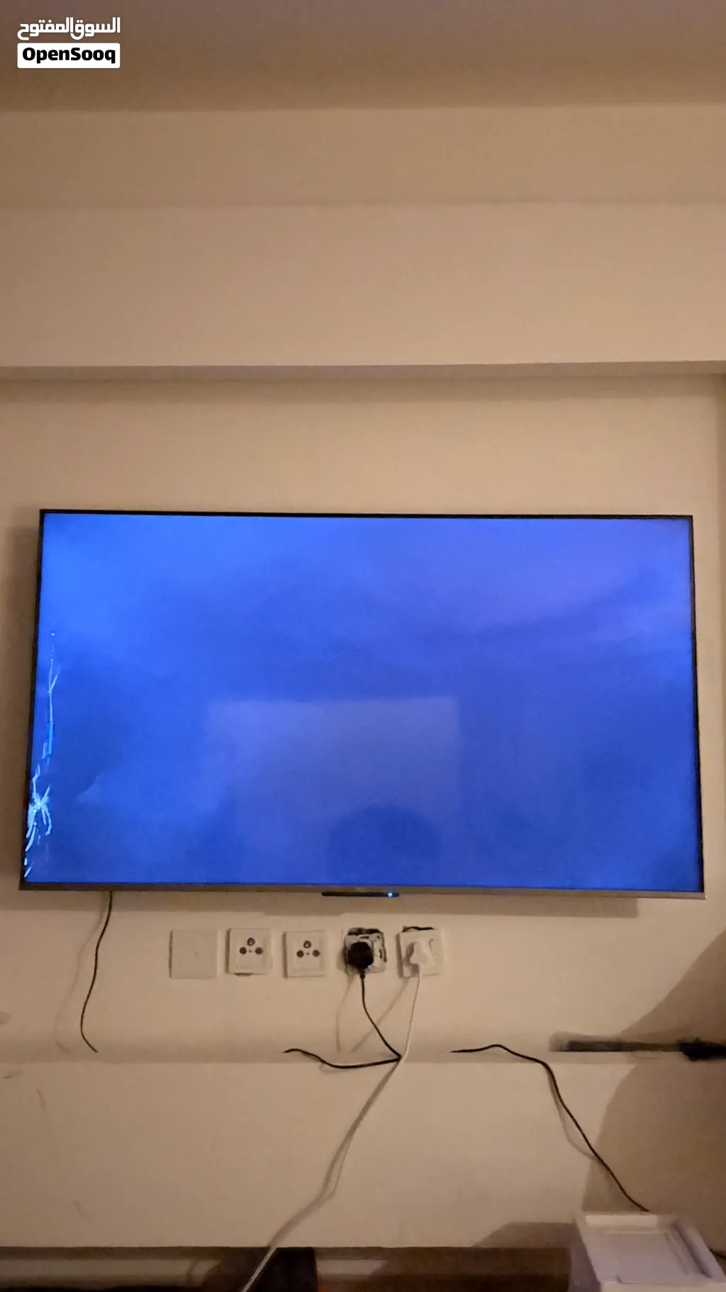 شاشة TCL مكسوره