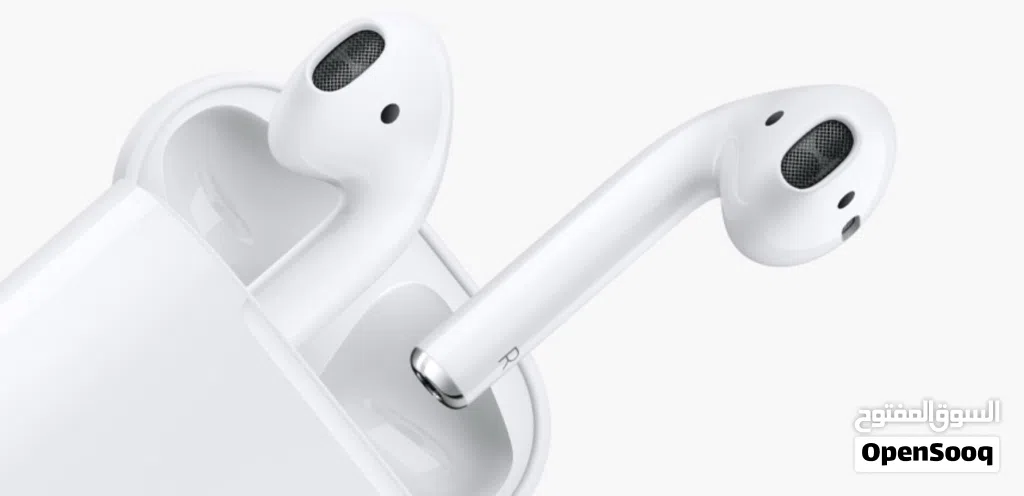 سماعه 3 AIRPODS الجيل الثالث  مستعمل مع الشاحن والعلبه