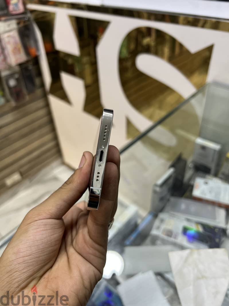 آبل - آيفون 12 برو 4