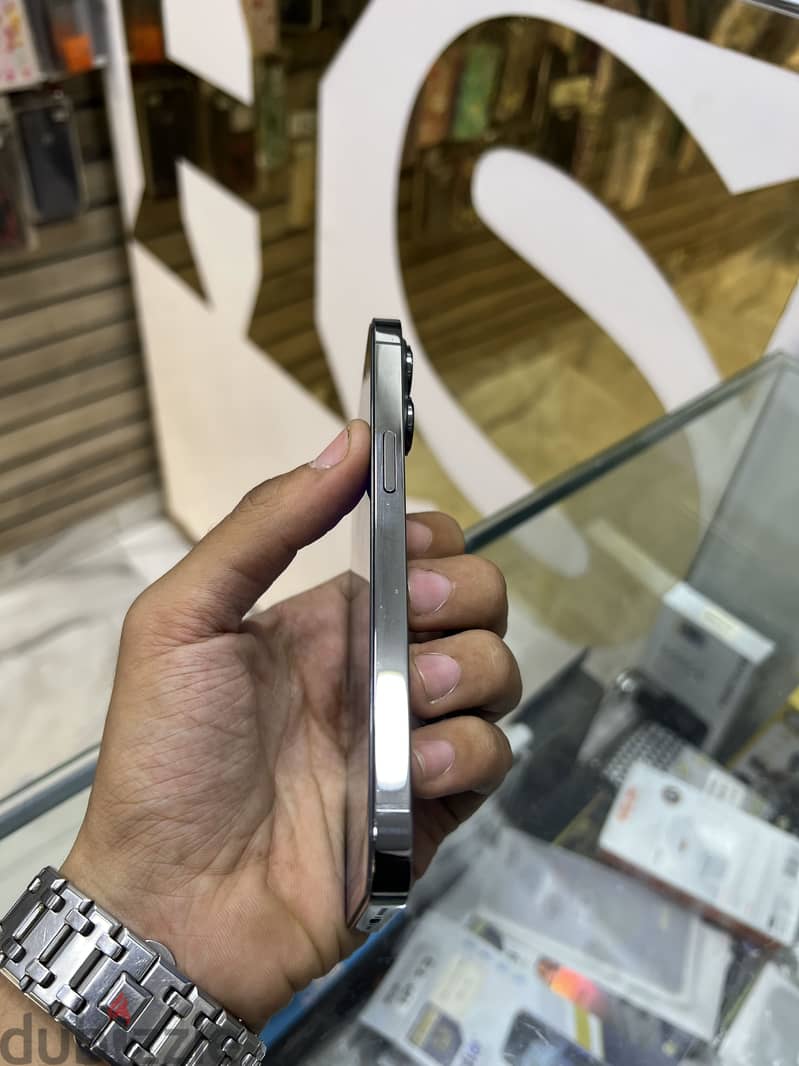آبل - آيفون 13 برو 4