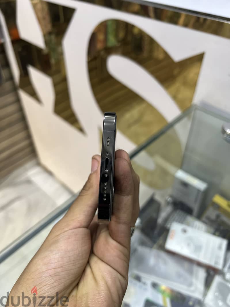 آبل - آيفون 13 برو 3
