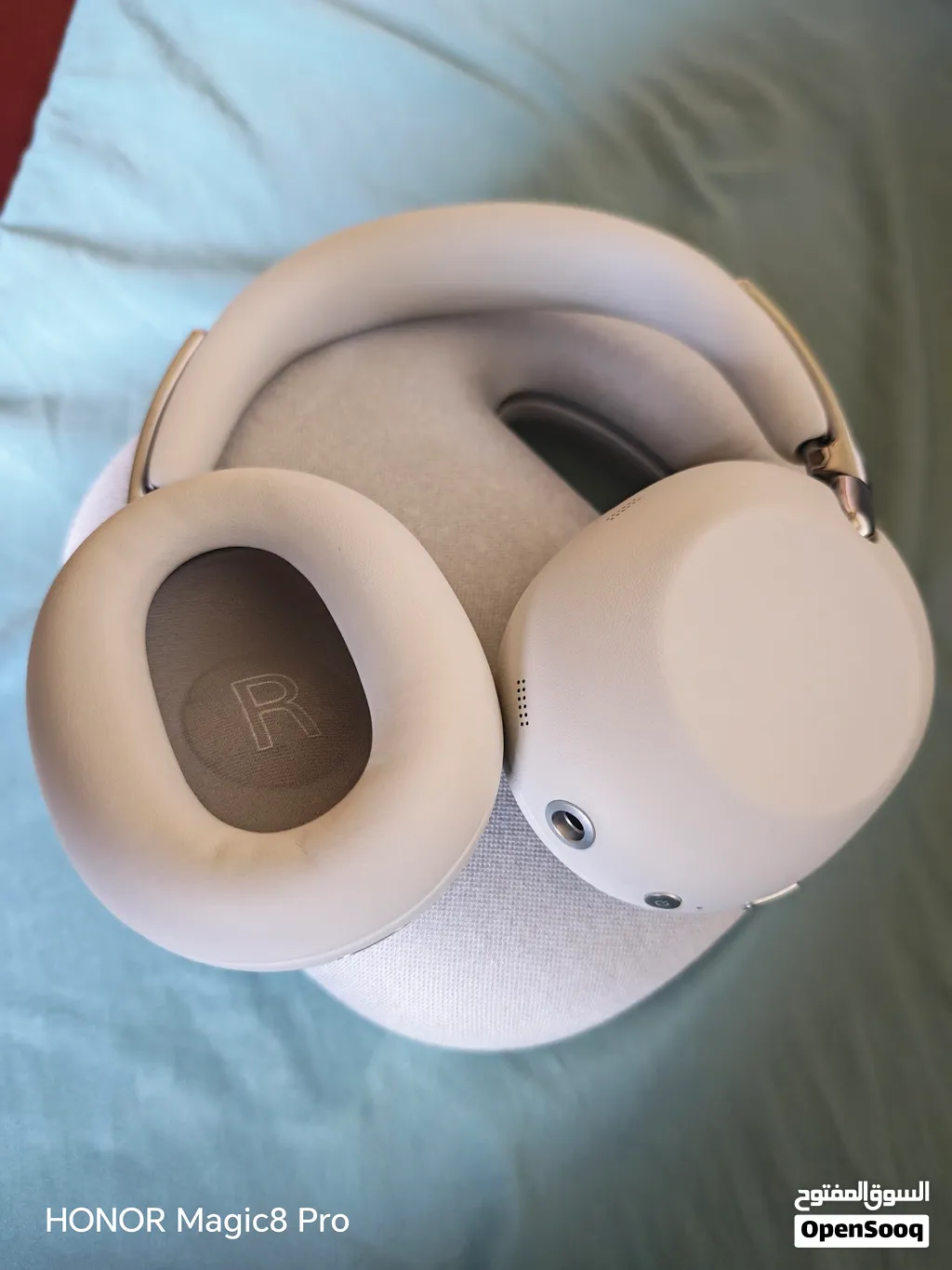 سماعة Sony 1000X THE COLLEXION طراز WH1000xx, أخر أصدار. لون أبيض بسعر جيد جدآ