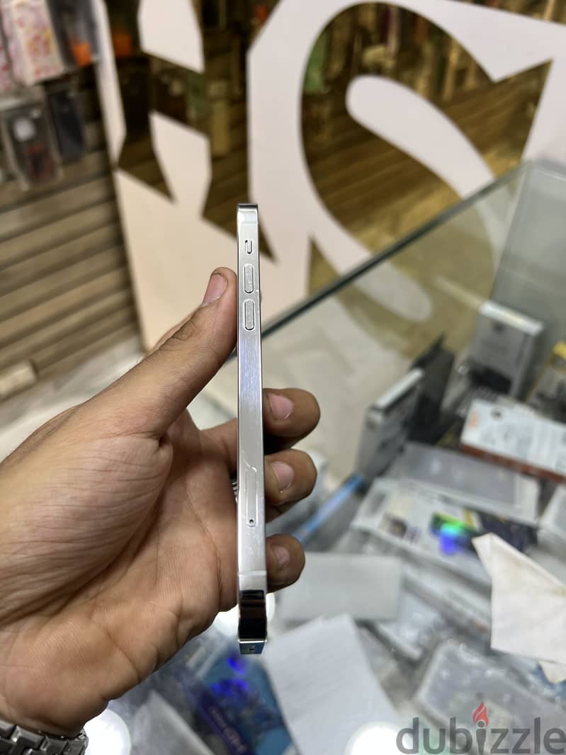 آبل - آيفون 12 برو 3
