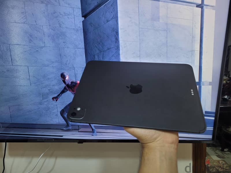 للبيع ipad pro m5 2 tera 11inch