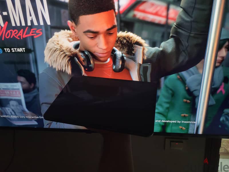 للبيع ipad pro m5 2 tera 11inch 3