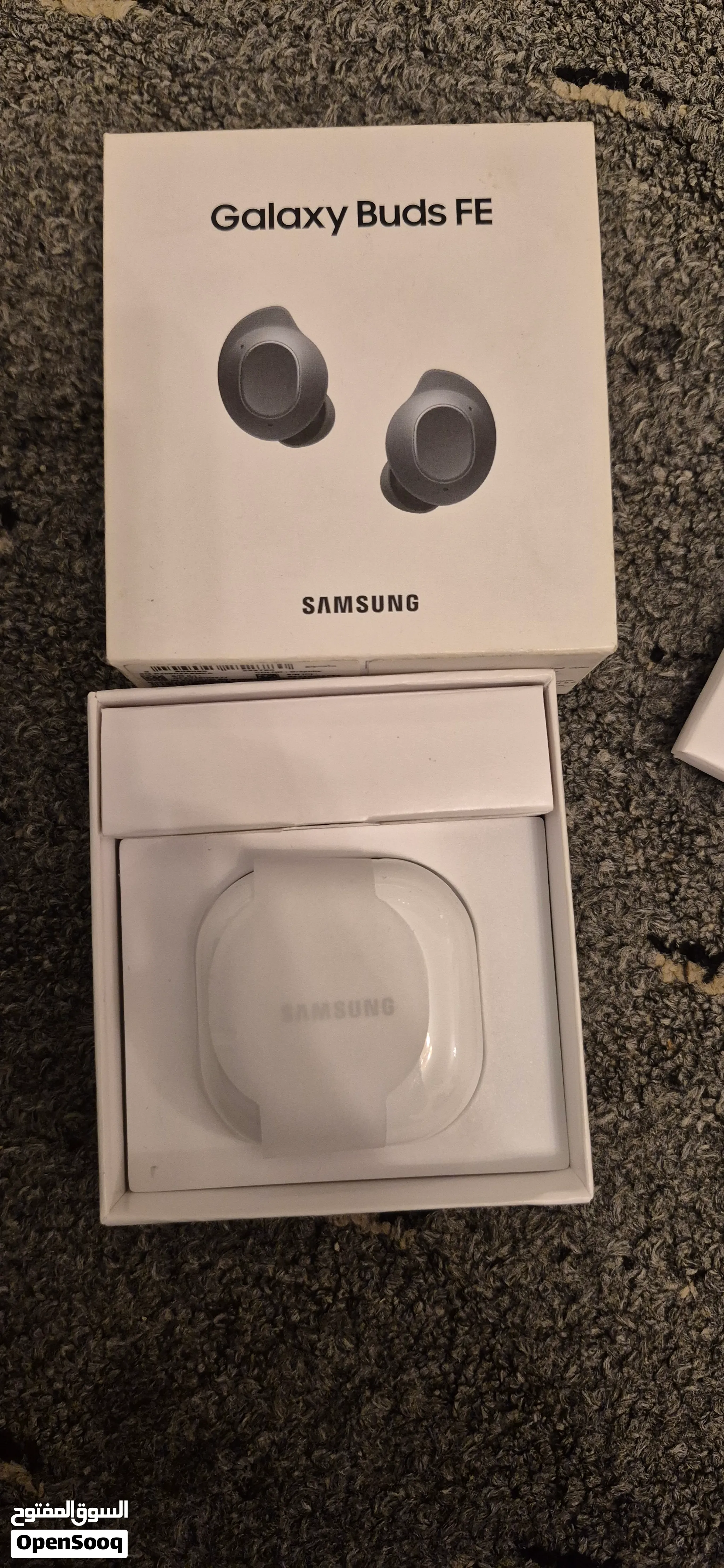 Snmsung Galaxy Buds FE like new no problems including 3 free case anc