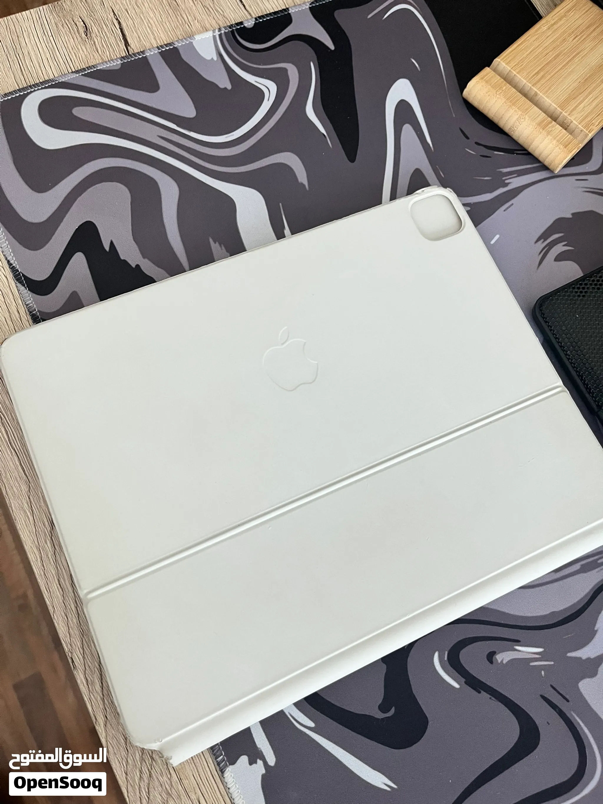 Apple magic keyboard 12.9 inch