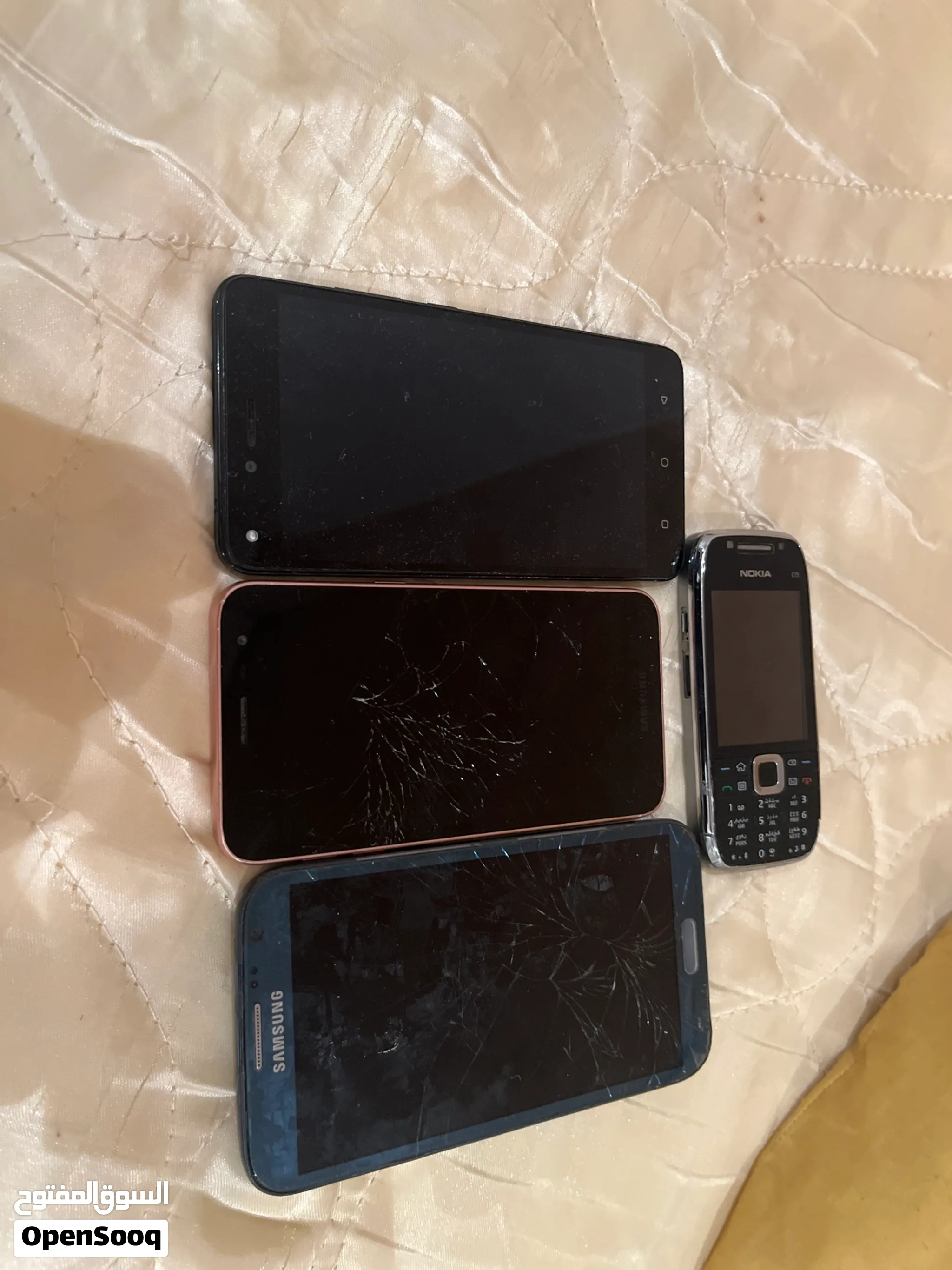 4 broken phone for sale