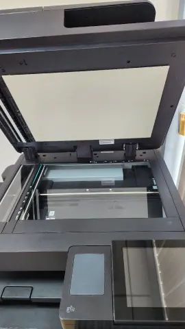 للبيع طابعة HP لايزر ملونة احترافية الماركة HP الموديل Color LaserJet Managed Flow MFP M880m السعر 3500 درهم فقط تعمل بشكل ممتاز بحالة جيدة 4