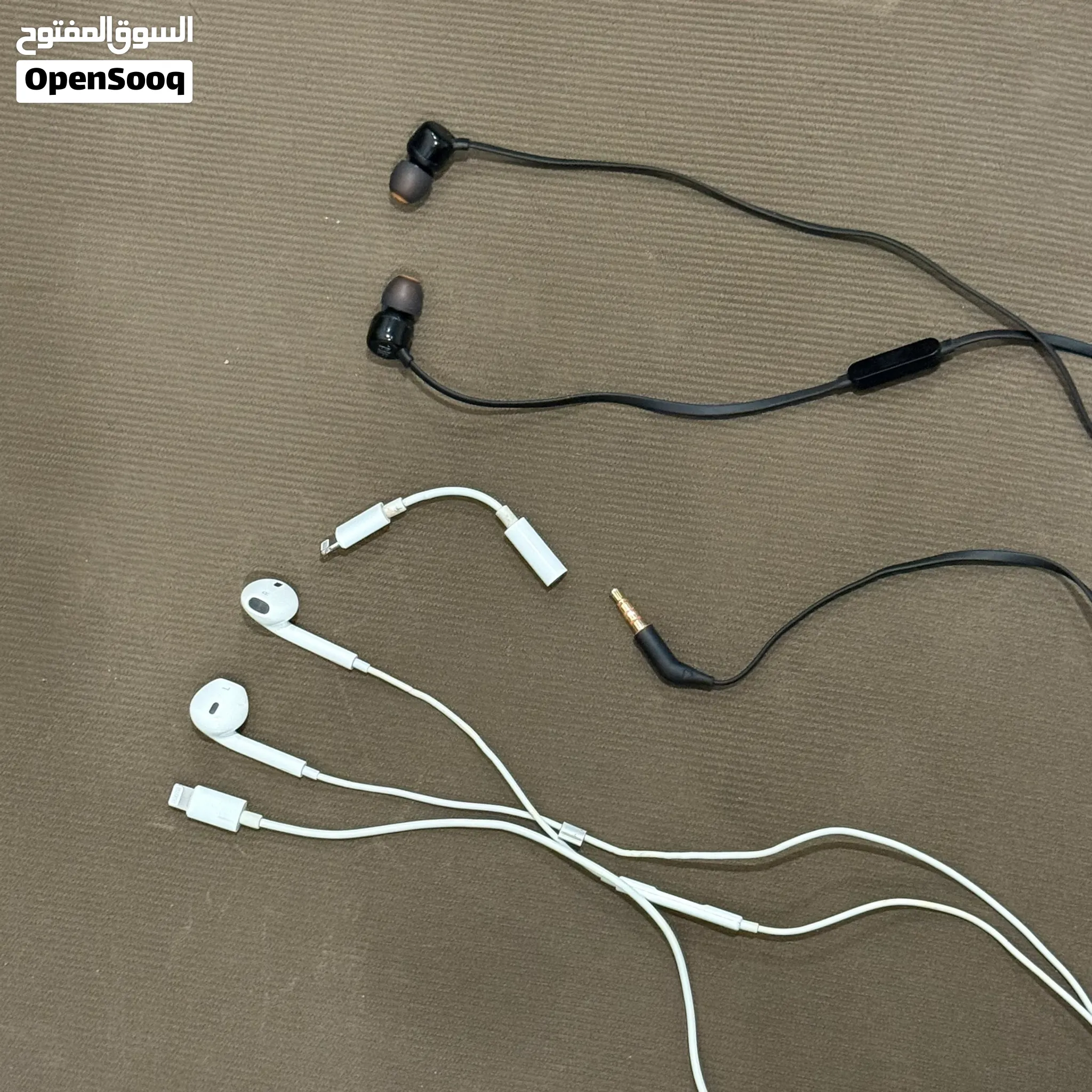 للبيع سماعات كلهم مع بعض ب 5 KD