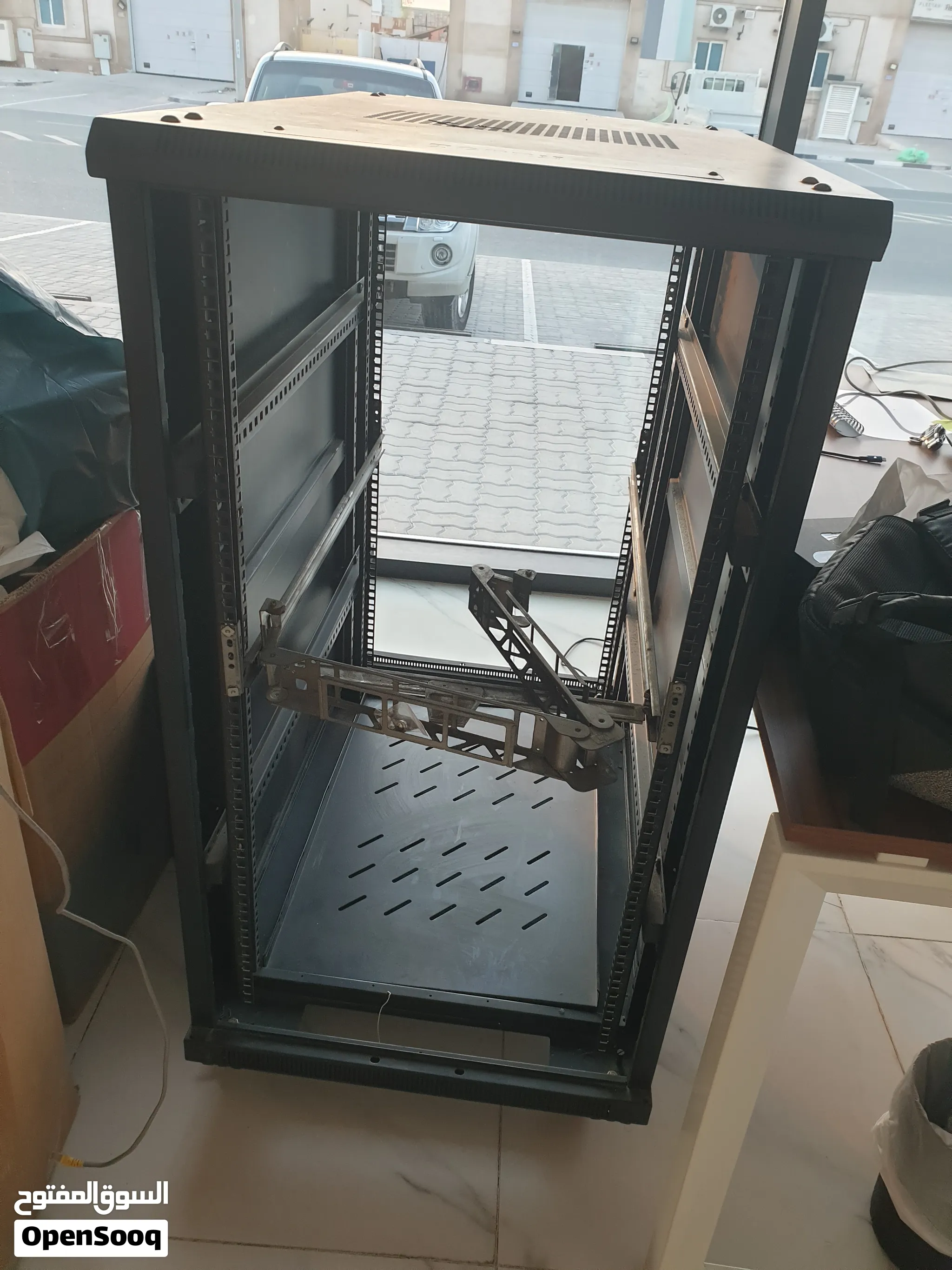 rack 24u للبيع