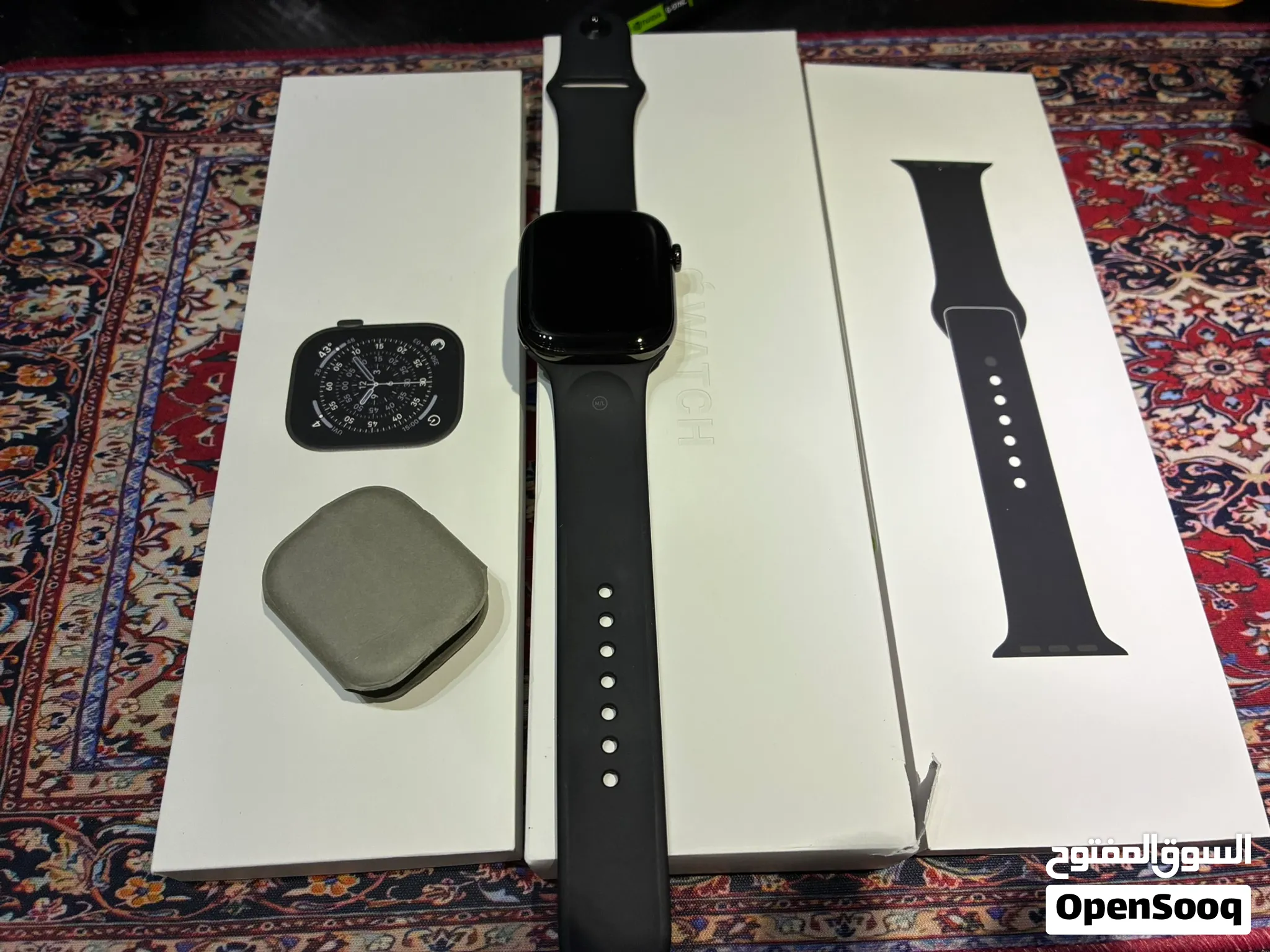 ساعة Apple Watch Series 11 (الفئة الفاخرة - التيتانيوم)