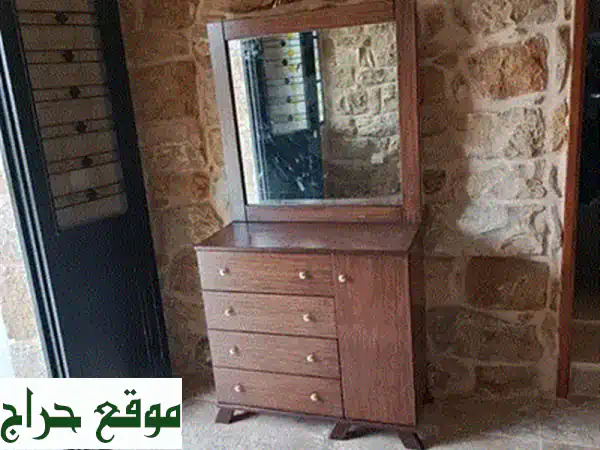 دولاب خشب 3 أبواب ودرجين بحالة ممتازة | خزانة ملابس أنيقة وعملية لغرف النوم 4