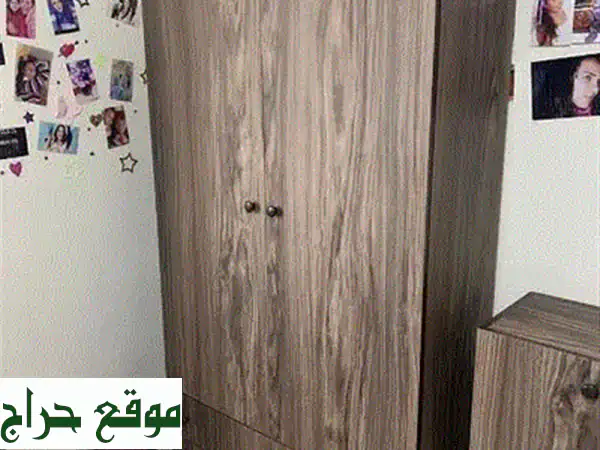 دولاب خشب 3 أبواب ودرجين بحالة ممتازة | خزانة ملابس أنيقة وعملية لغرف النوم 3
