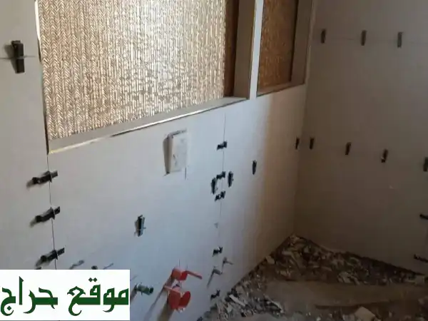 تركيب سيراميك، رخام، ودرج احترافي | خبرة وجودة لجمال يدوم!