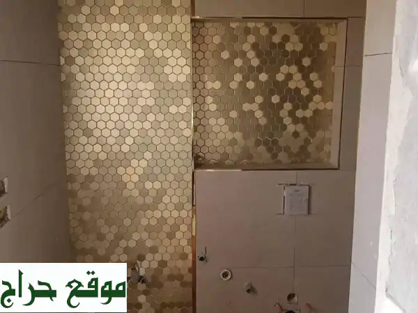 تركيب سيراميك، رخام، ودرج احترافي | خبرة وجودة لجمال يدوم! 2