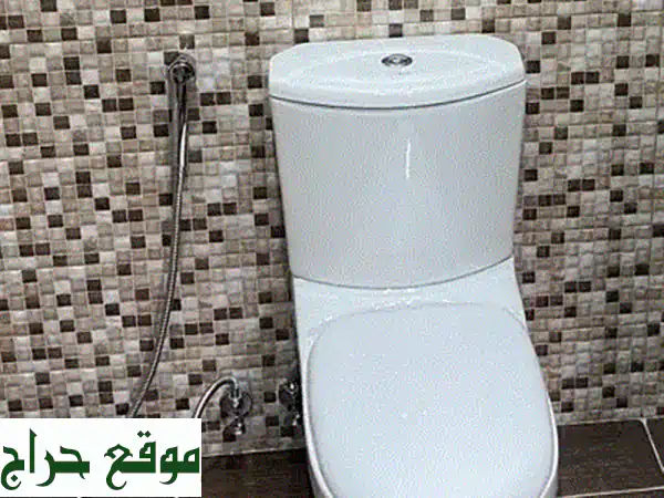 جدد حمامك بالكامل! طقم حمام مودرن جديد: كرسي، مغسلة، خلاط، دش | عرض لا يفوت!