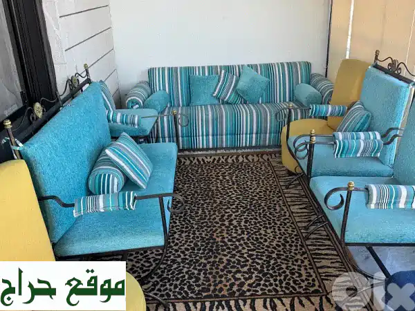 جديد: طقم جلسة حدائق وبلكونات فيرفورجيه فخم - كنب مريح ومفروش حديثاً!