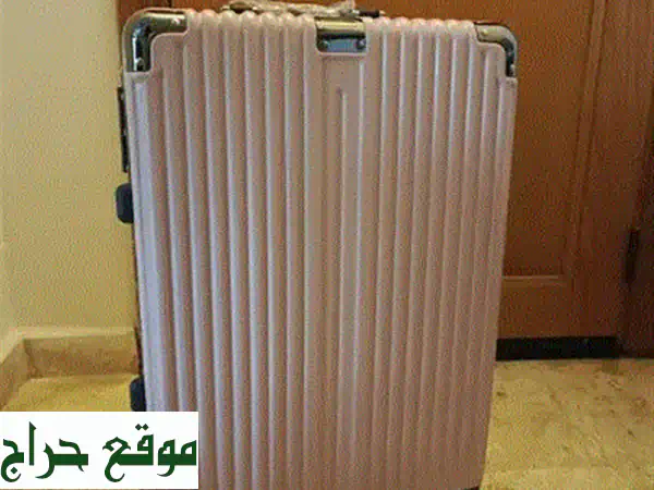 عرض SwissGear Carry-on: خصم 50% هائل! (90$ فقط بدلًا من 180$) - توصيل بنفس اليوم! 4