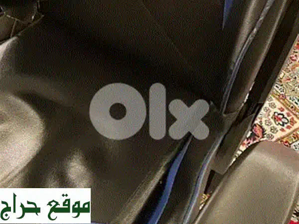 صفقة رائعة: 8 كراسي قيمنق ومكتب مريحة | دعم ظهر مثالي، مستعملة بحالة ممتازة 3