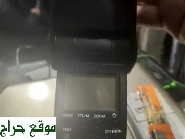 فلاش ديجيتال احترافي للكاميرات الحديثة - شبه جديد بحالة ممتازة | عزز تصويرك الآن! 2