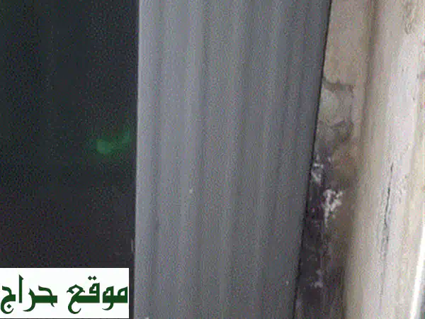 ⚡️ فرصة ذهبية في خلدة! حزمة أجهزة منزلية متكاملة (براد 20 قدم، غسالة 9 كجم، خزانة 4 درف جديدة، طاولة تلفزيون) بحالة ممتازة بسعر 300$ وقابل للتفاوض! تواصل واتس اب الآن. 2