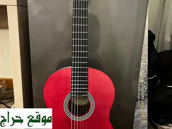 جيتار أكوستيك للبيع بحالة ممتازة 🎸 | شبه جديد مع الكرتونة والكڤر | فرصة للمبتدئين والمحترفين!