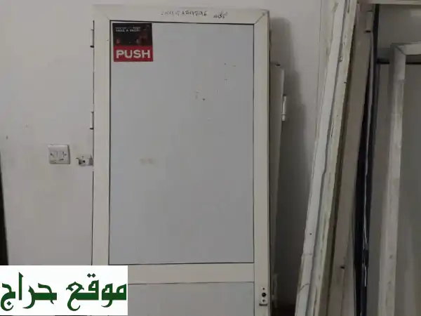 فرصة ذهبية: 9 أبواب ألومينيوم مستعملة للتجديد بأبوظبي - جودة وسعر لا يُصدق!