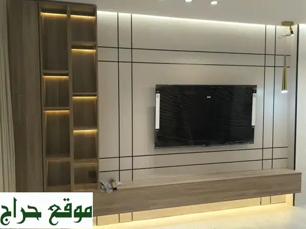 ديكورات خشبية فاخرة: خلفيات تلفزيون، تلبيس جدران بديل الخشب ومرايات احترافية 4