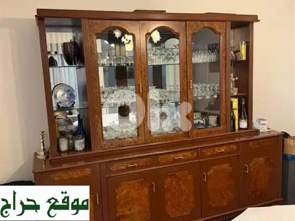 بوفيه فاترينة فاخر وعصري للبيع – أبعاد مميزة لمسة أناقة لمنزلك (هازفية)