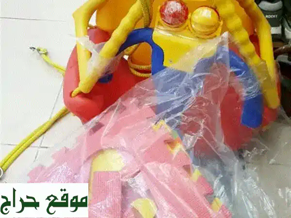 Play pen with free toys 3
