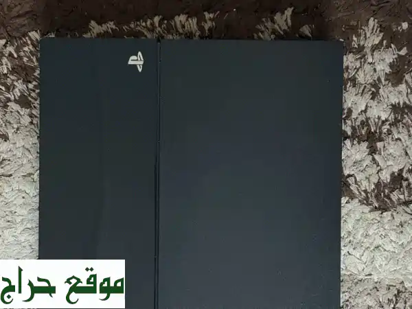 بلايستيشن 4 بحالة ممتازة جداً - يد تحكم أصلية | أختام المصنع سليمة 💯